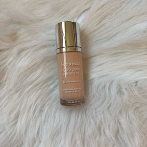 Brand new neutrogena hydro boost in shade 10